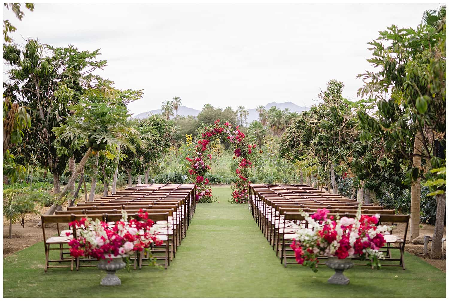 ?pp route=%2Fimage resize&path=nBnauQTN0EzX5hGchJ3ZvR3boBXLu92ckJXYoNWay1SYyF2ctIXZoBXYyd2b09Gaw1yZulGZkV2dt8mYhN2L0N3bw1iMwADOtEjMvATMvkTMwIjf&width=768 - A Romantic Flora Farms Wedding - Nina & Nick